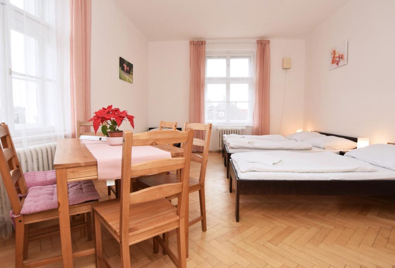 Flamingo Apartments Praga Exterior foto